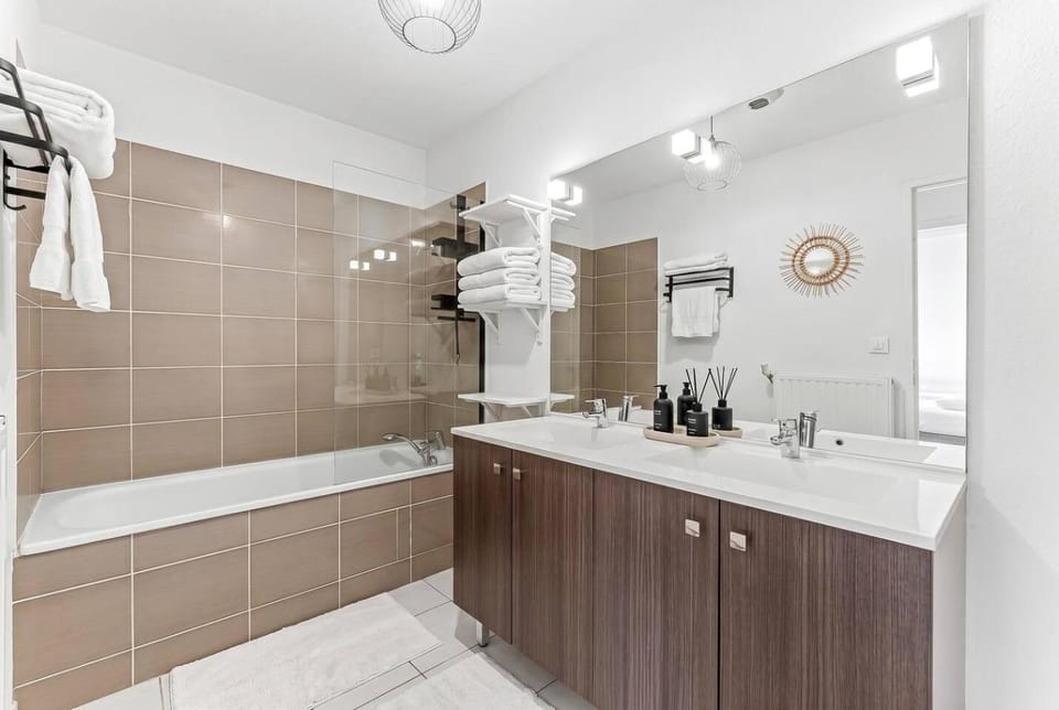 Grand Duplex T4 • Terrasse • Parking • Centre Apartment in Toulouse
