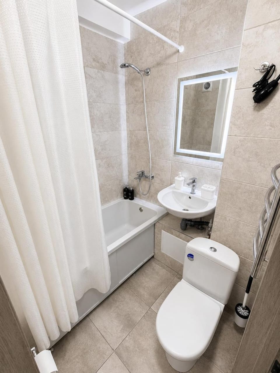 Shower, Toilet, Bathroom, bidet, towels