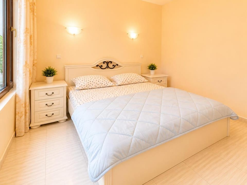 Day, Bedroom, air conditioner