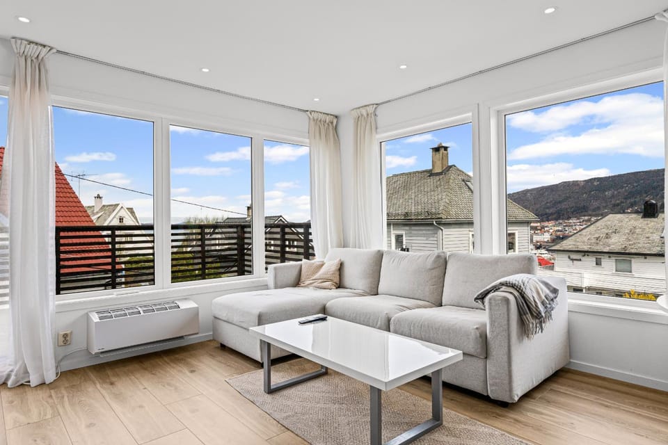 View (from property/room), Balcony/Terrace, Living room, Seating area