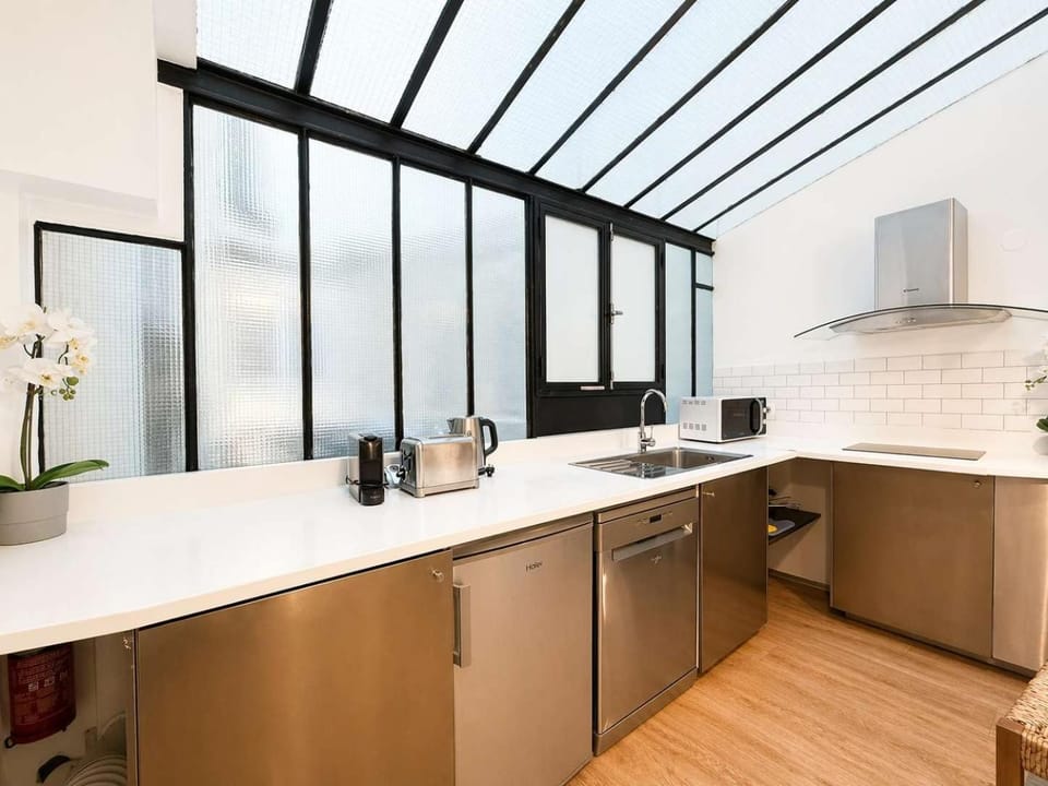 Duplex design avec babyfoot - Montparnasse - 6p Apartment in Paris