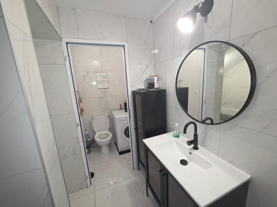 Toilet, Bathroom