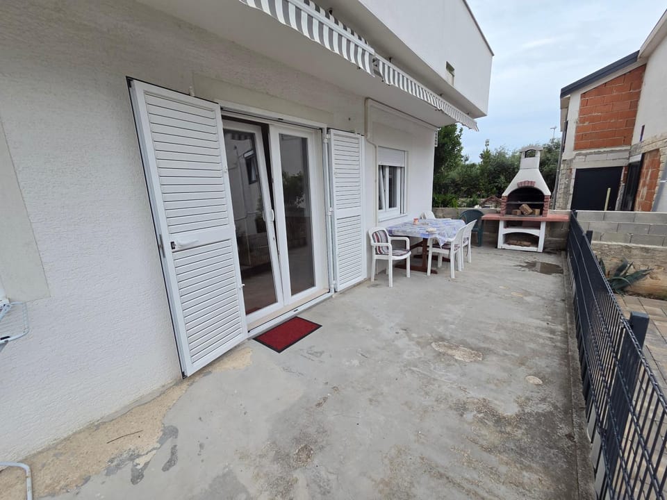 Oldie but goodie Vir centar House in Zadar County