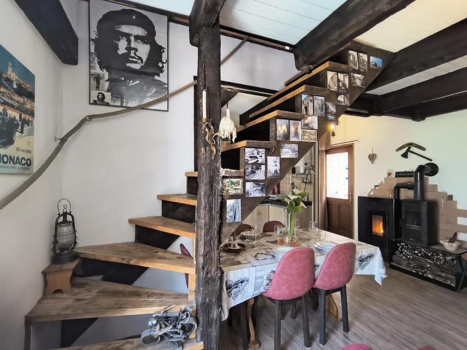 Peace and relaxation in Buggio, surrounded by greenery Apartment in Liguria