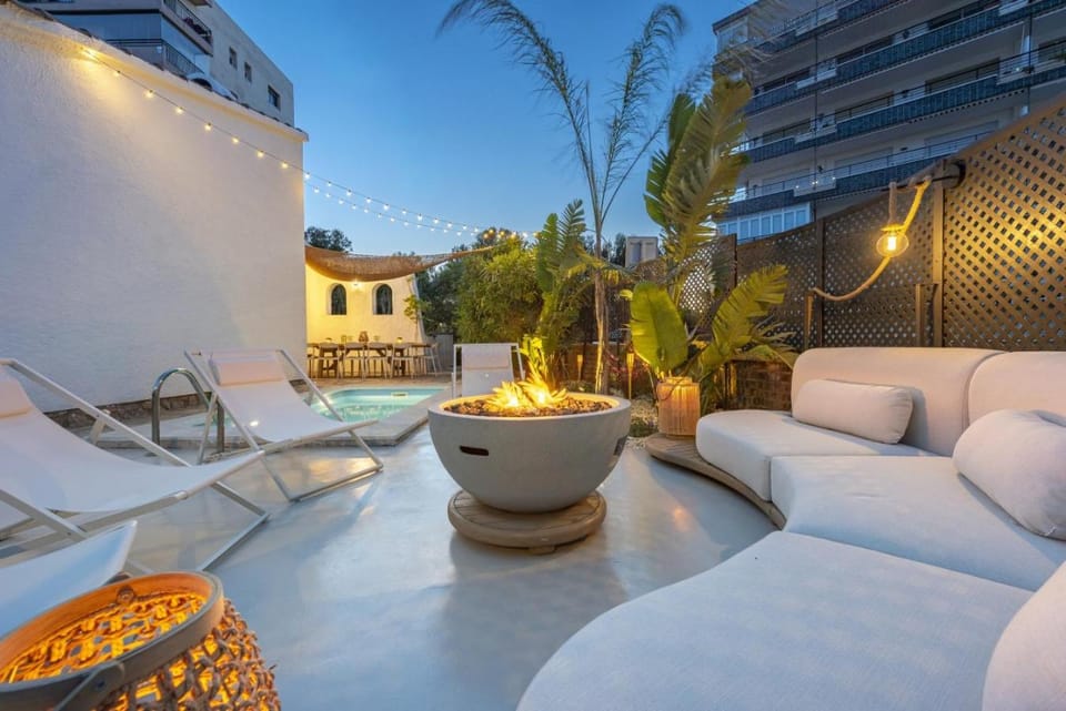 Lounge or bar