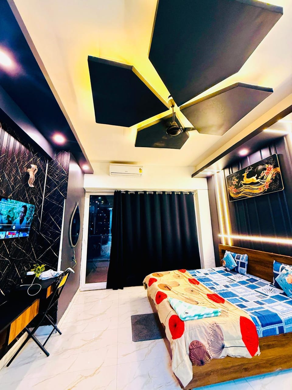 Luxury Era Studio Premium Stay Experience Apartment in Noida