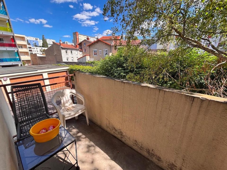 Grand appartement Lumineux dans le coeur de Clermont Apartment in Clermont-Ferrand