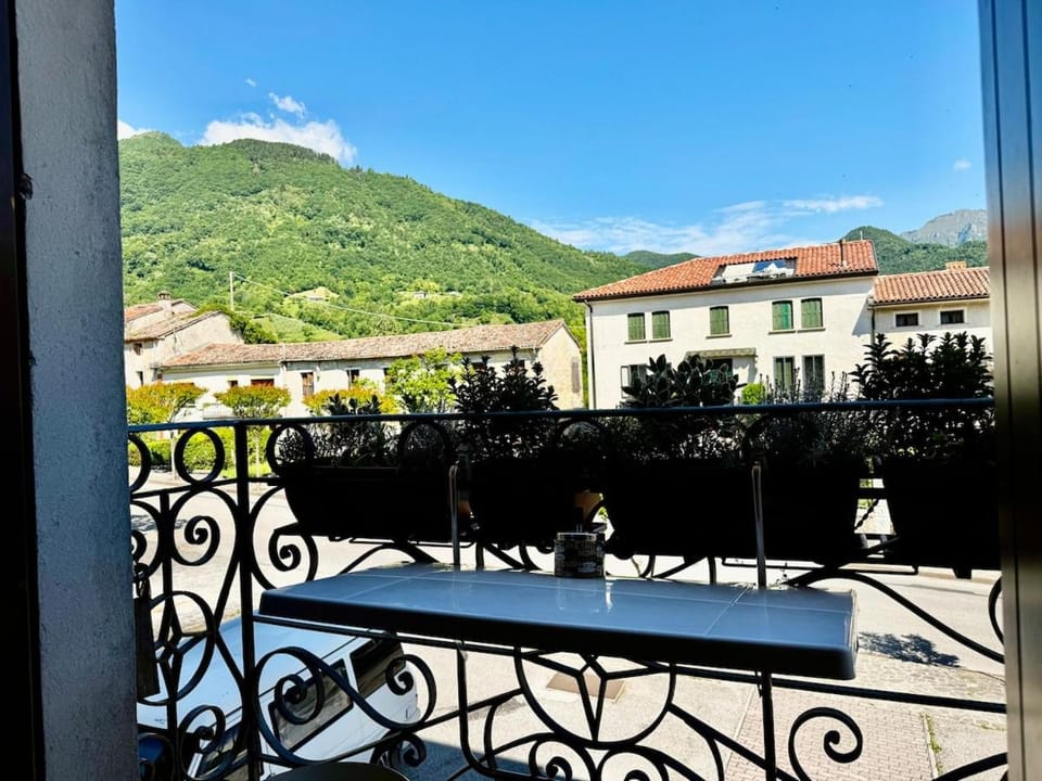 Property building, Natural landscape, Balcony/Terrace, Mountain view