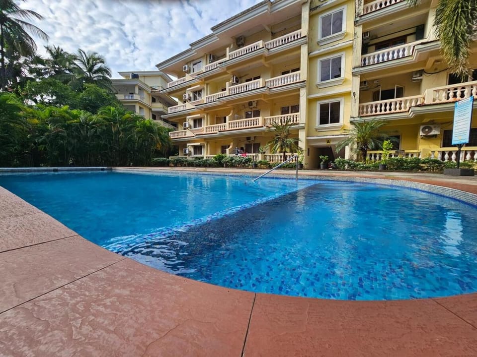 Seashore Serenity 2BHK S650m Stroll Varca Beach Apartment in Benaulim