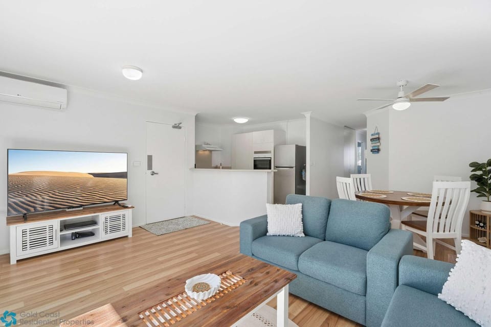 Miami Breeze 2 Bedroom Apartment Apartment in Gold Coast