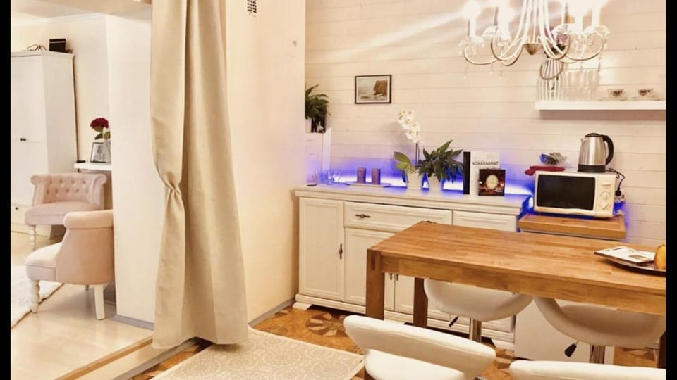 Romantic city studio near the beach, free parking, self check in Apartment in Tallinn
