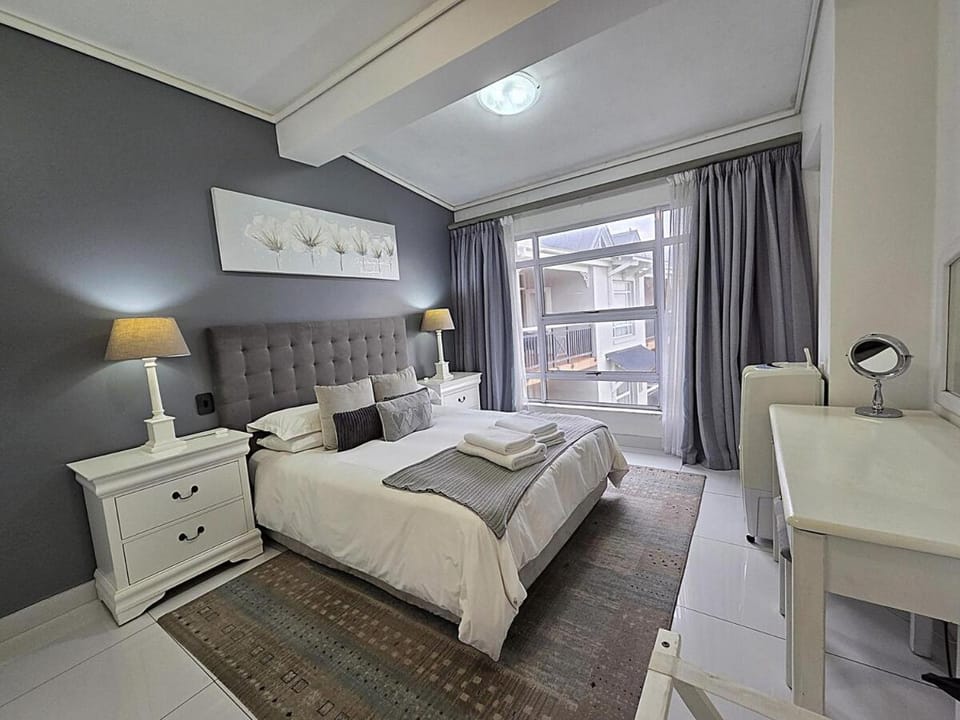 Brookes Hill Suites Sea View Apartment 221 Apartment in Port Elizabeth