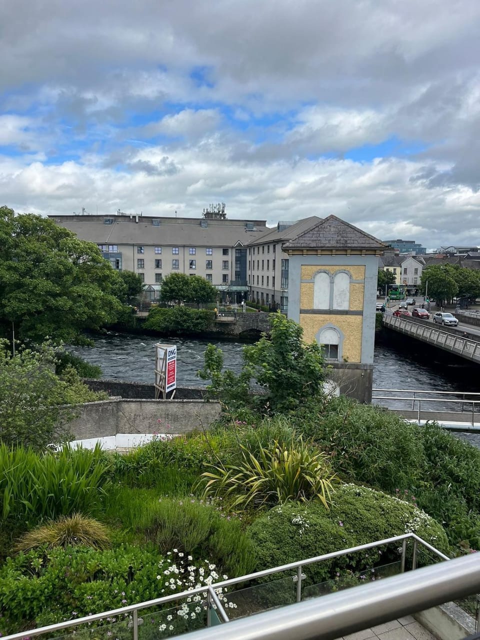 2 Bed Apt in Galway Centre Incredible view! Apartment in Galway