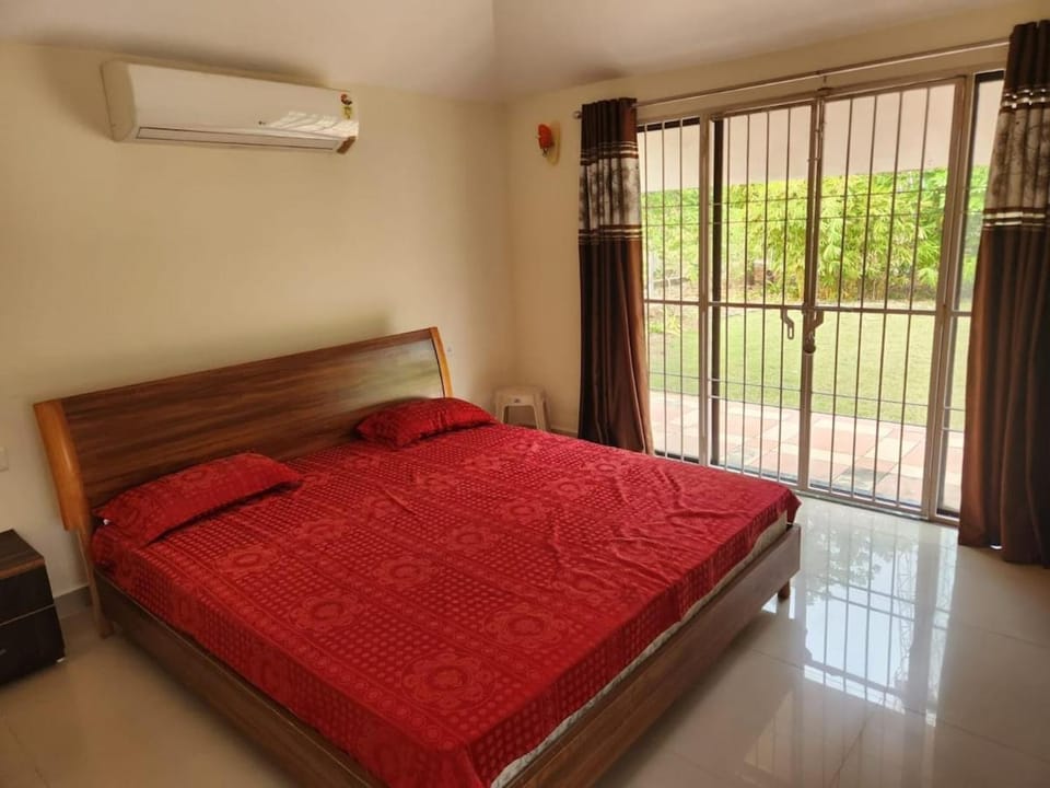 Farm House near Forests and Lake House in Maharashtra