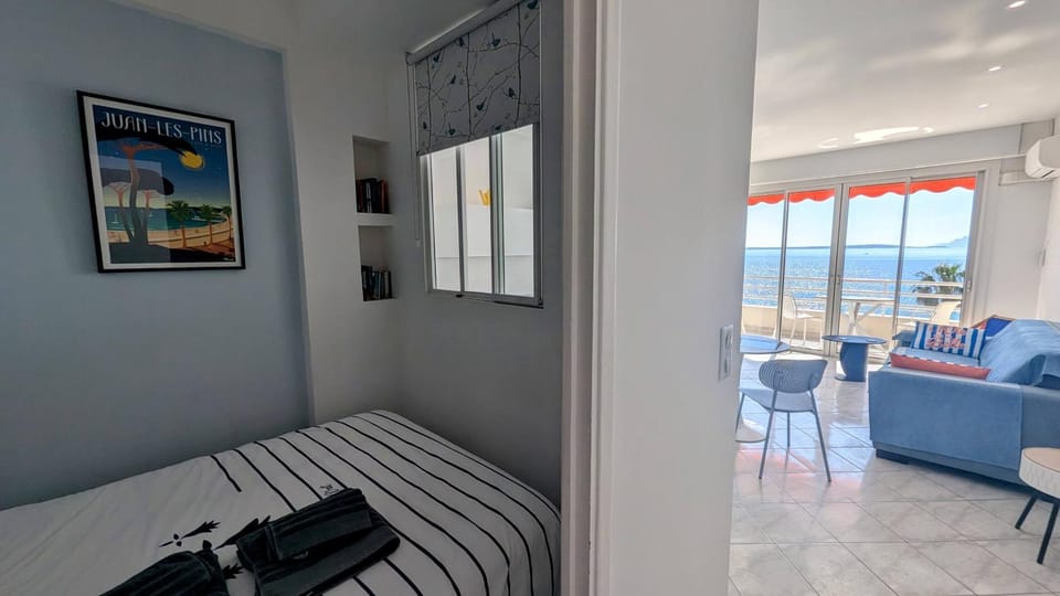 Balcony/Terrace, Living room, Bedroom, Sea view