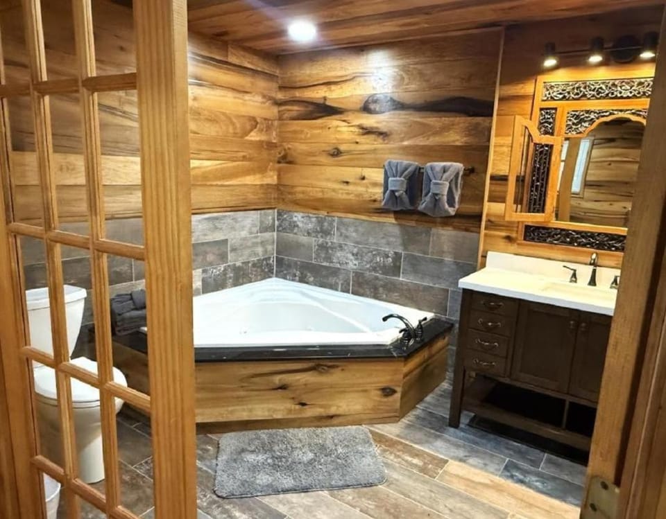 Smoky Mountain Getaway cabin Cabin in Pigeon Forge