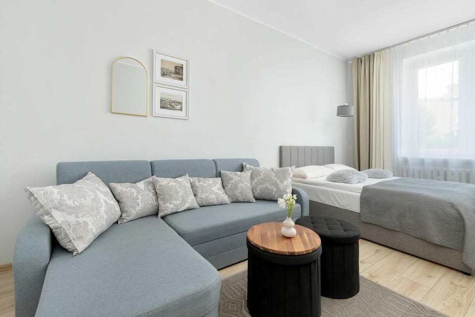 Bed, Living room, Photo of the whole room, Seating area