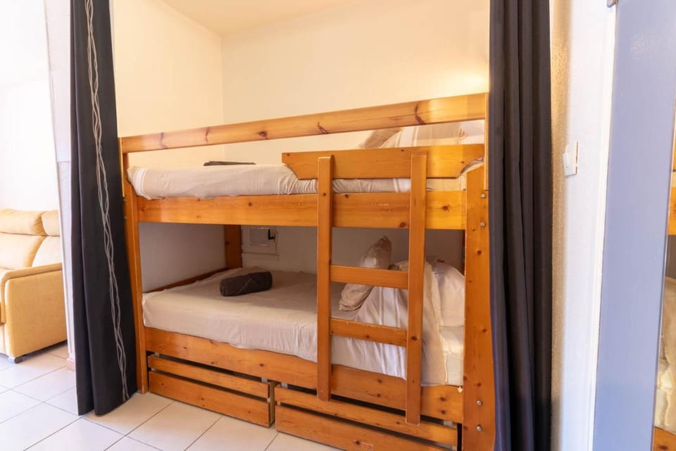 Gaïa, studio avec piscine & tennis Apartment in Agde