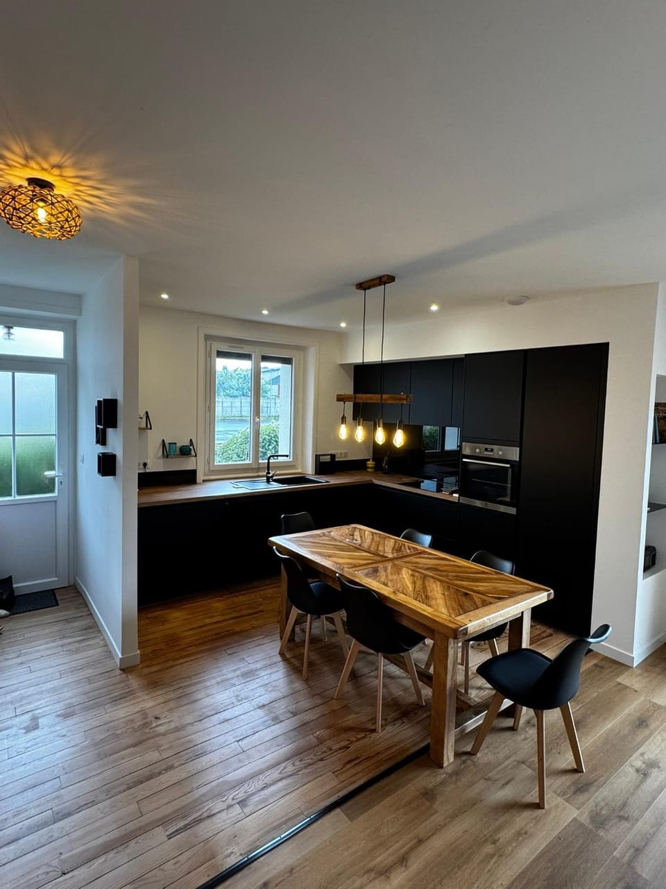 Maison Familiale lumineuse avec Jardin House in Aurillac