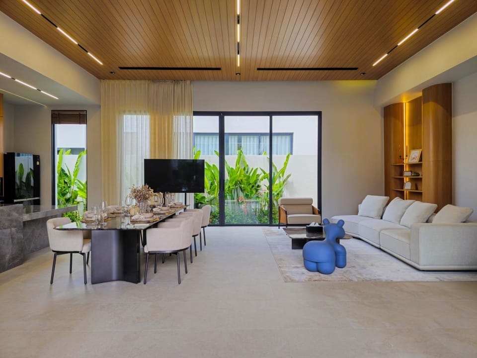 Modern Luxury 4BR Pool Villa by the Sea E2 Villa in Chalong