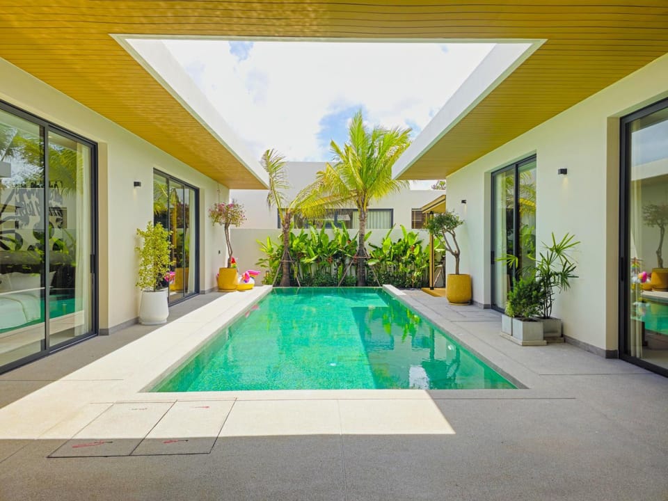 Modern Luxury 4BR Pool Villa by the Sea E2 Villa in Chalong