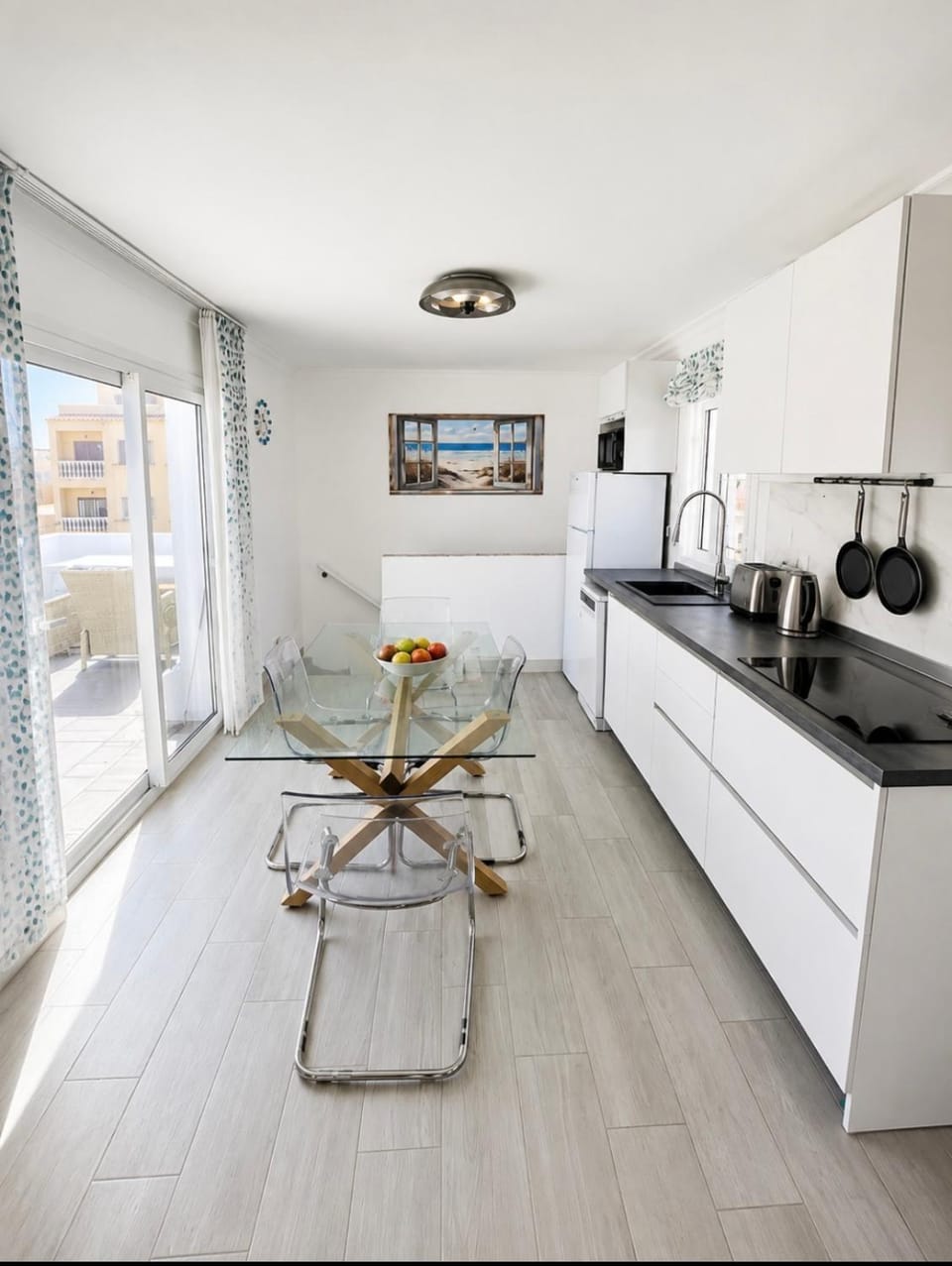 Beachfront Penthouse with Terrace and Sea Views Apartment in Costa del Sol
