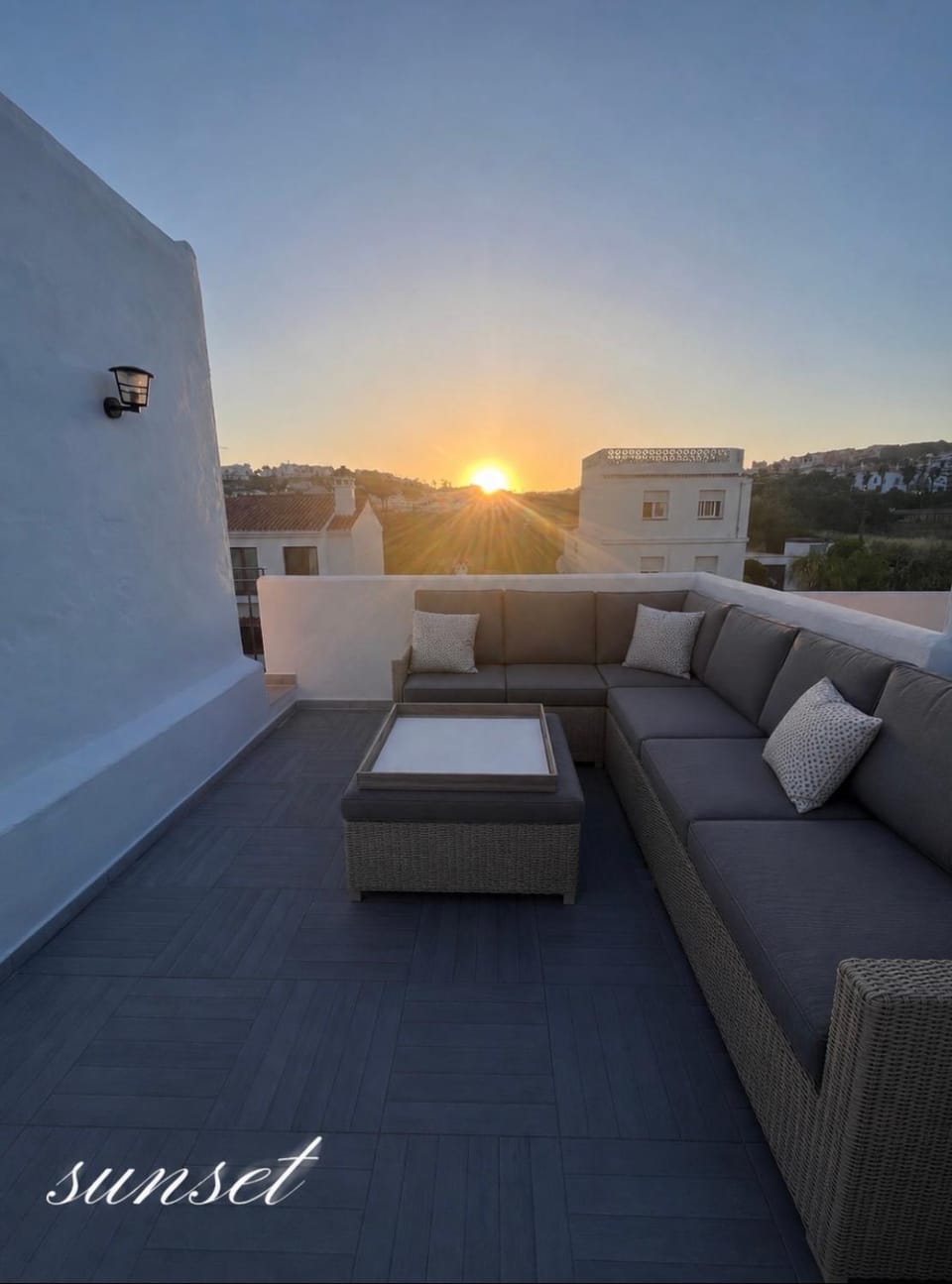 Beachfront Penthouse with Terrace and Sea Views Apartment in Costa del Sol