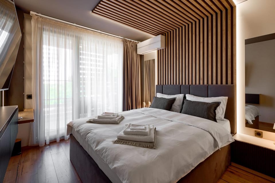 Bed, TV and multimedia, Bedroom, air conditioner