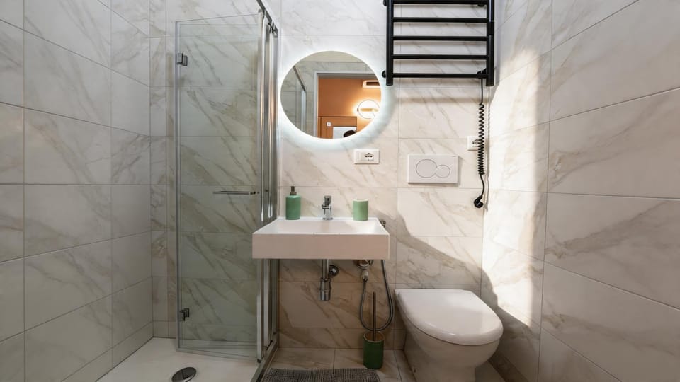 Shower, Toilet, Bathroom