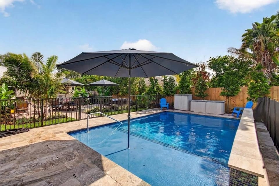 Adobe Oasis 2BDR Stay with Pool House in Delray Beach