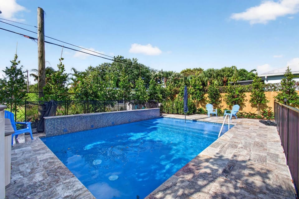 Adobe Oasis 2BDR Stay with Pool House in Delray Beach