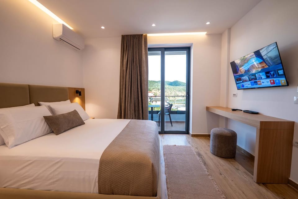 Bed, TV and multimedia, Photo of the whole room, Bedroom, air conditioner