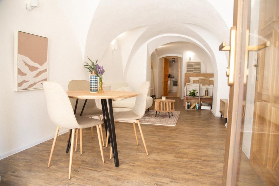 Bed, Living room, Seating area, Dining area, Bedroom