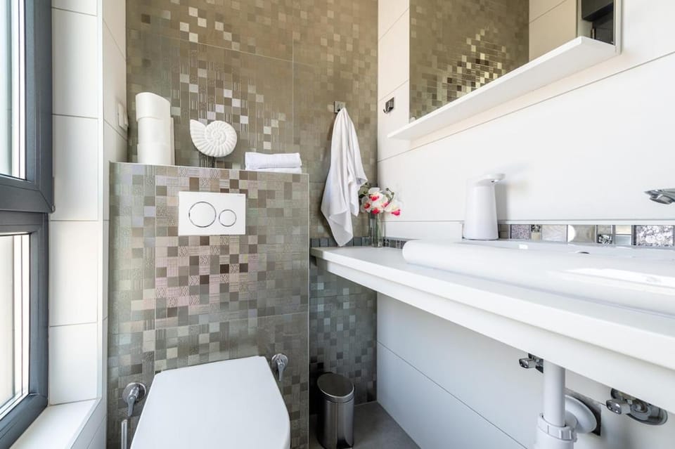 Villa Hota Makarska with pool, hot tub and game room Villa in Makarska