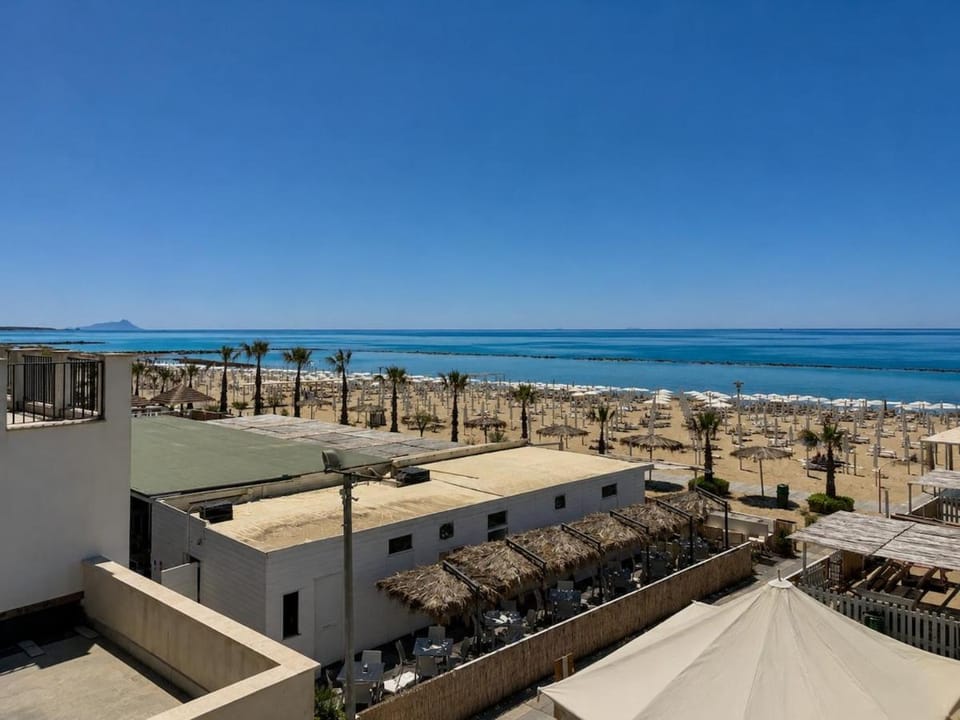 Nearby landmark, Natural landscape, View (from property/room), Balcony/Terrace, Beach, Sea view