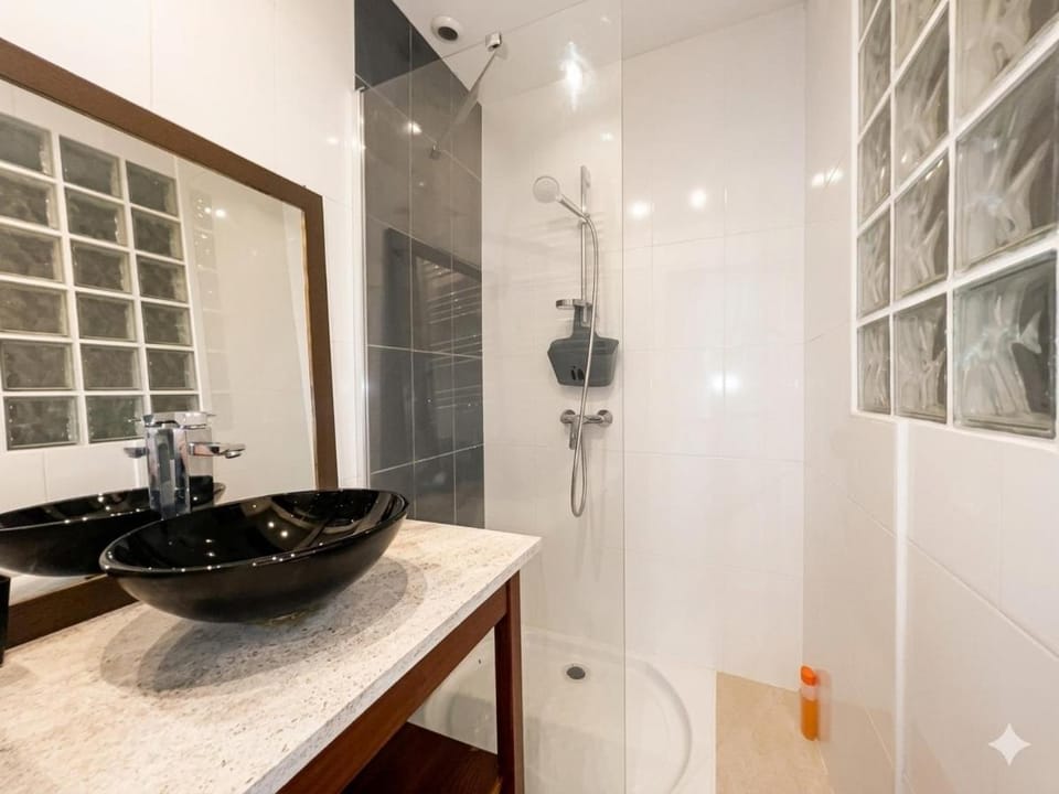 Nice Malaussena T2 centre ville pour 4 personnes Apartment in Nice