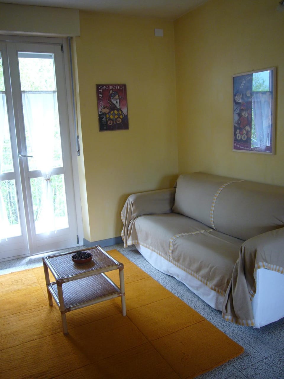 Living room, Photo of the whole room