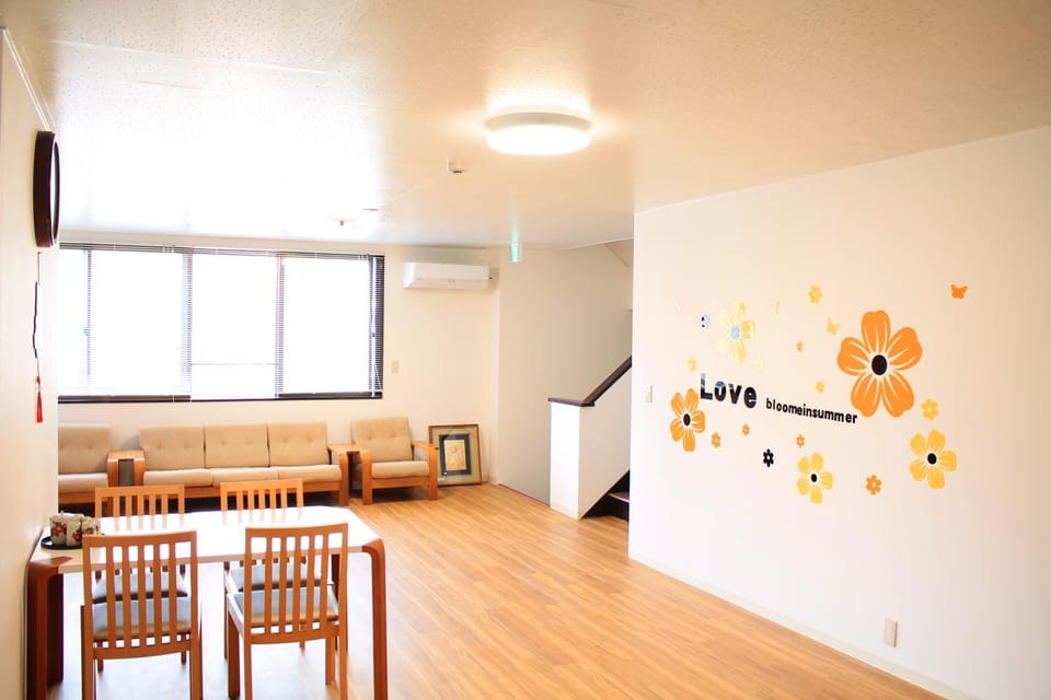 Communal lounge/ TV room, Decorative detail, On site