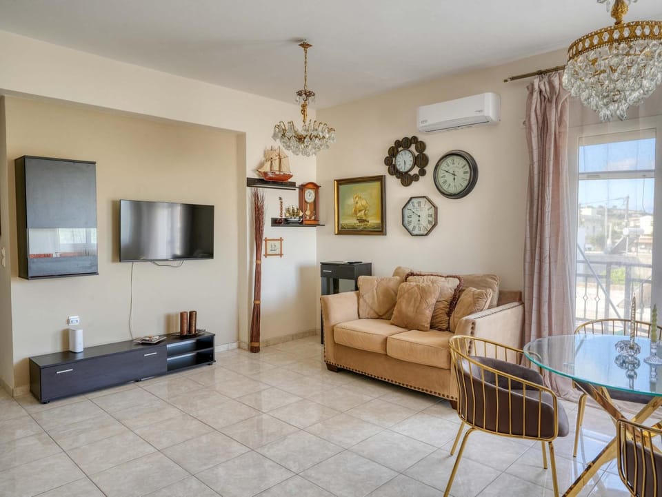 TV and multimedia, Seating area, Dining area, Evening entertainment