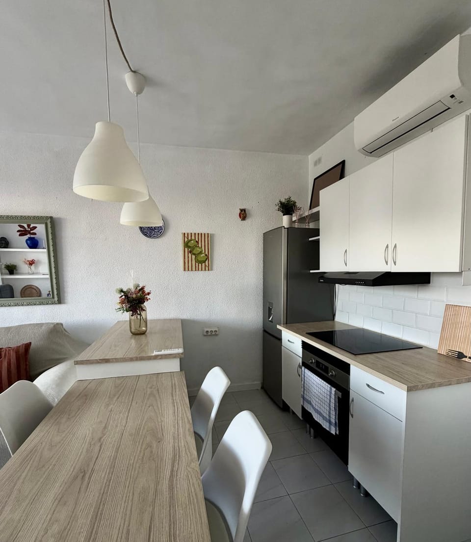 Kitchen or kitchenette, oven