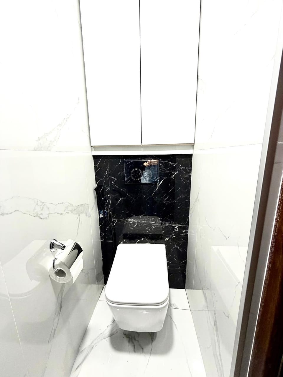 Toilet, bidet