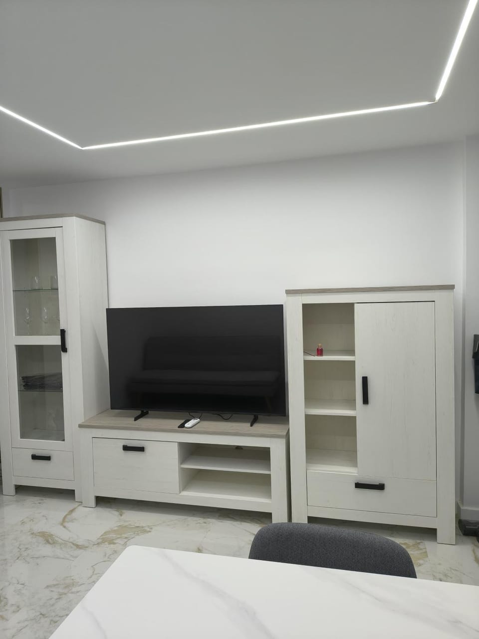 Communal lounge/ TV room, Kitchen or kitchenette, Photo of the whole room, Evening entertainment, Bedroom