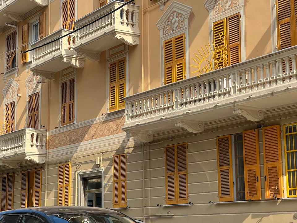 Madame Ricasoli 5 min from the beach Apartment in Genoa