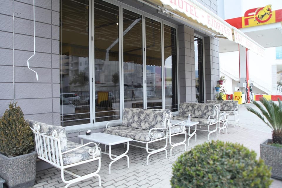 Natural landscape, Balcony/Terrace, Fitness centre/facilities, Decorative detail, City view, Garden view, Street view, Area and facilities, Supermarket/grocery shop