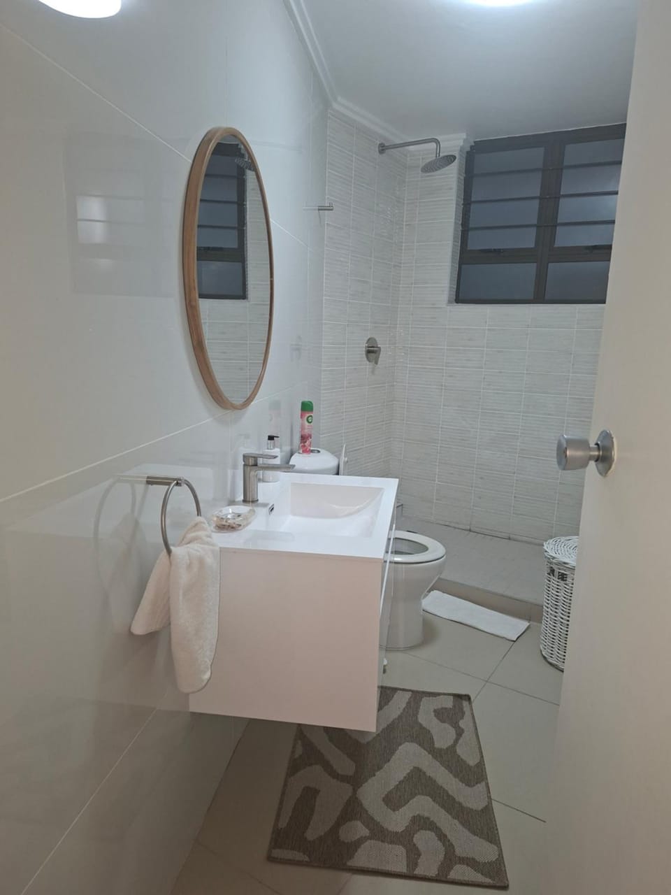 Toilet, Bathroom, Bath, towels