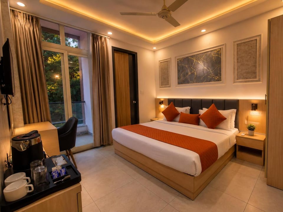 TV and multimedia, Photo of the whole room, Bedroom