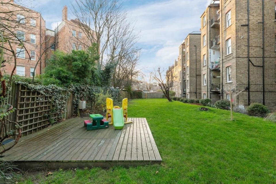 Free Weekend Parking Garden 3 Bedroom Maida Vale Flat Apartment in City of Westminster