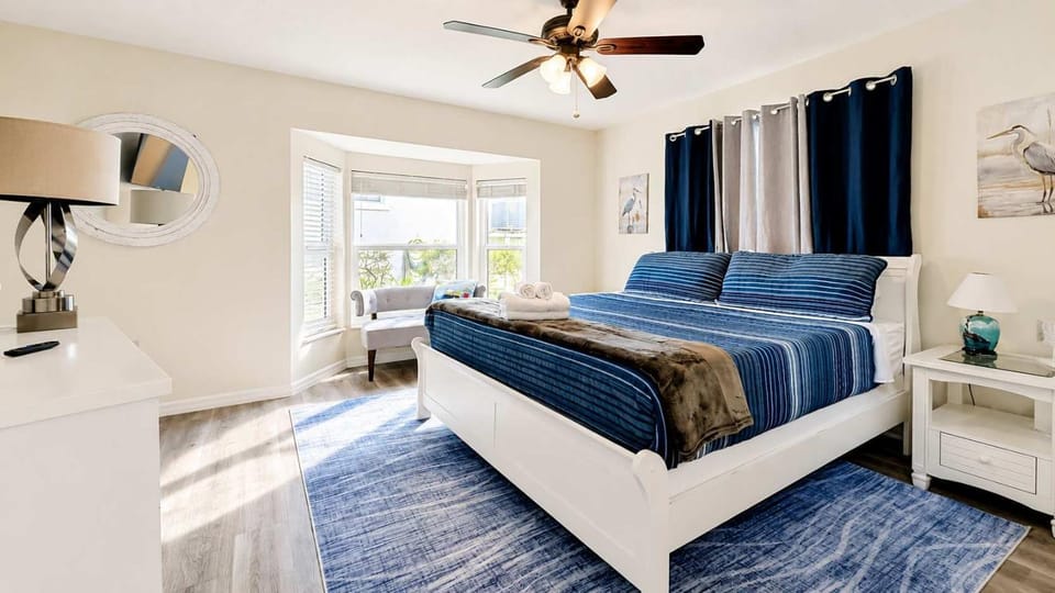 Crystal River 4BR - Private Dock - Sleeps 9 House in Crystal River