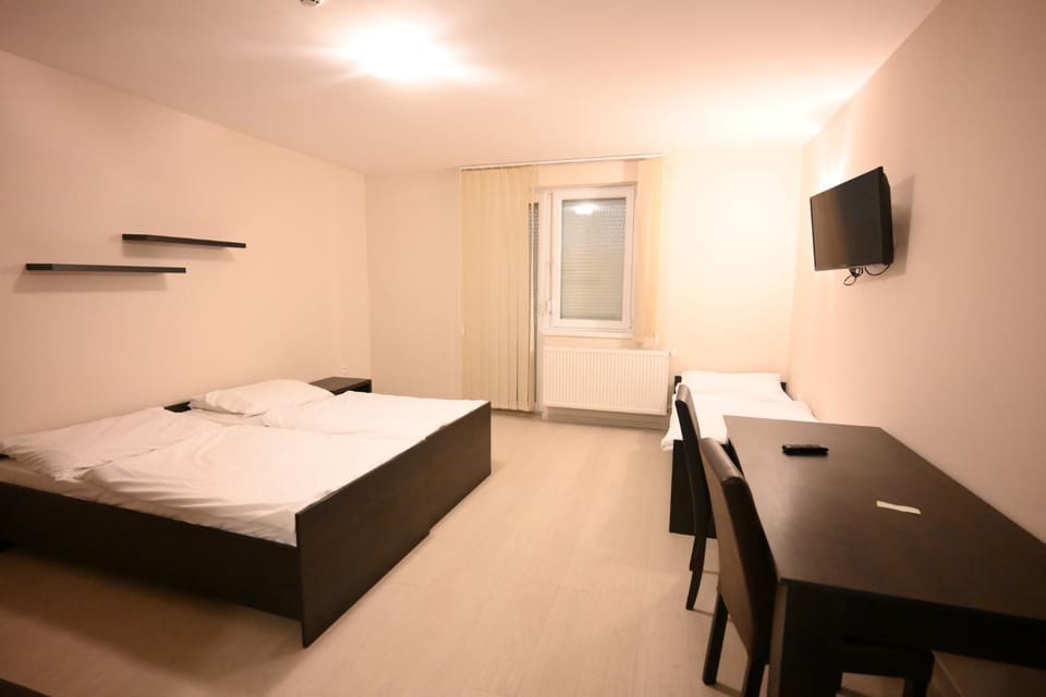 Bedroom, Facility for disabled guests