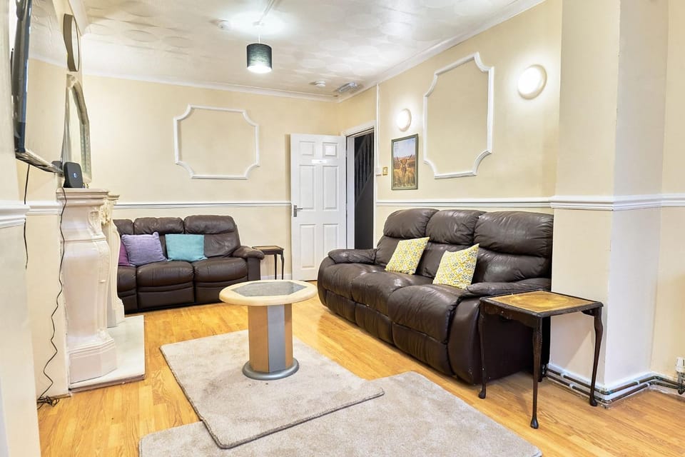 TV and multimedia, Living room, Seating area